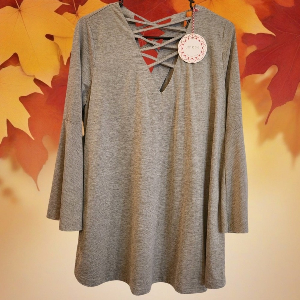 Umgee USA Women's Gray Lattice V Neck Bell Sleeve Tunic Top Size‎ M